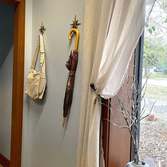 Set of 2 Gold Finish Cast Iron 8-Pointed Atomic Starburst Wall Hooks - Picture 2 of 7